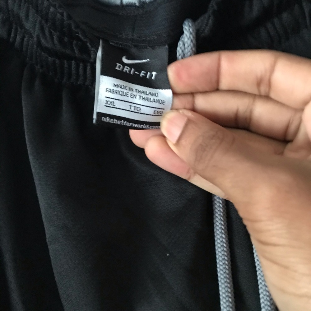 Nike shorts - Picture 3 of 7